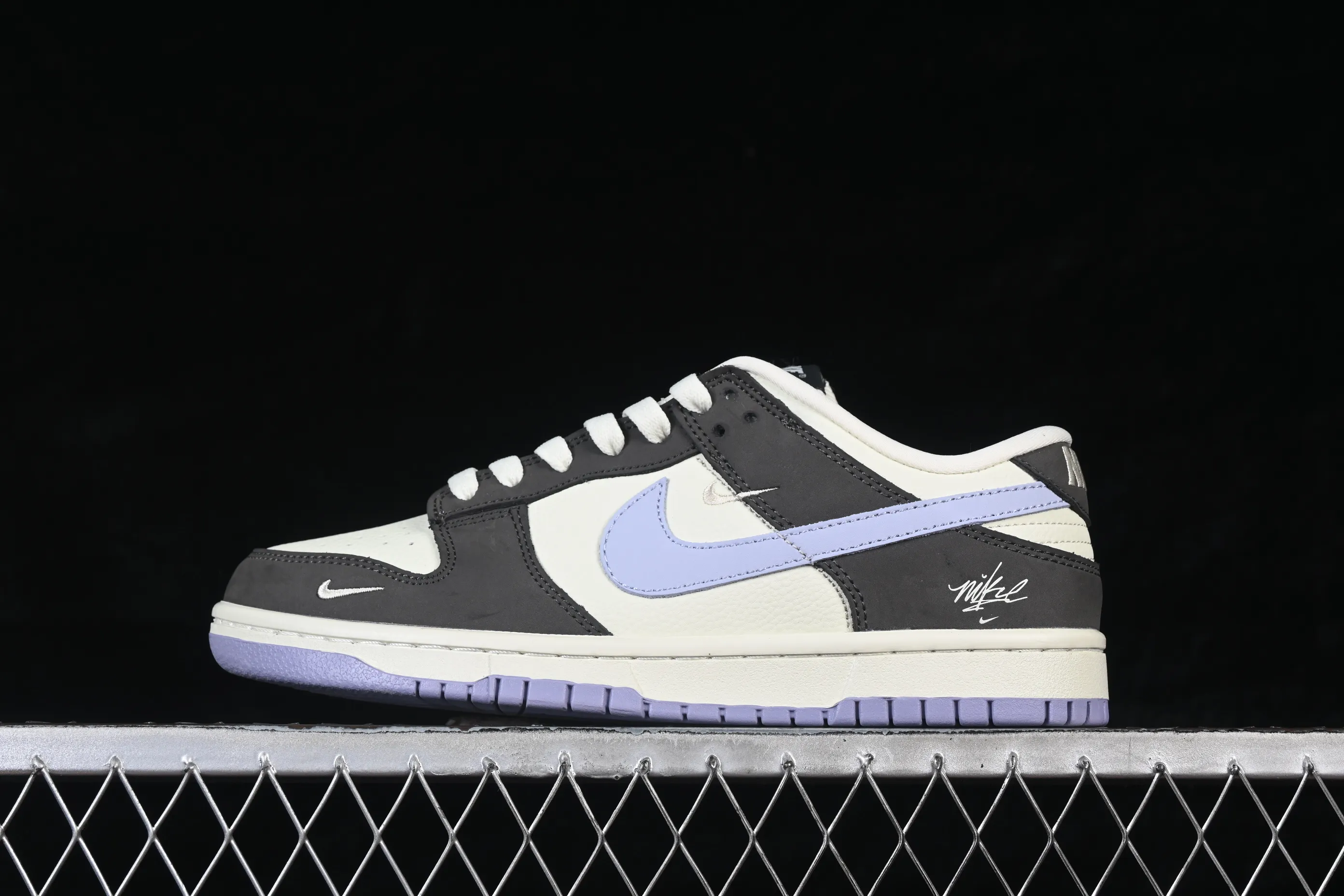 All categories Nk SB Dunk Series Nk SB Dunk Low High-end customized low-top sneakers Nike SB Dunk Low White Purple Gray High-end customized low-top casual sneakers YF9511-922